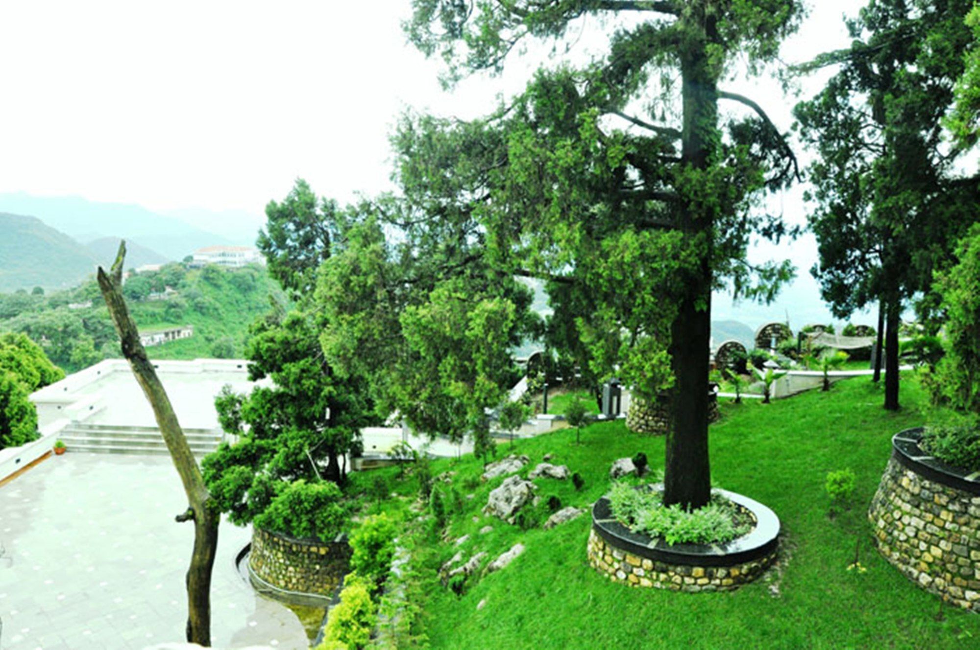 Royal Orchid Fort Resort Mussoorie Exterior photo