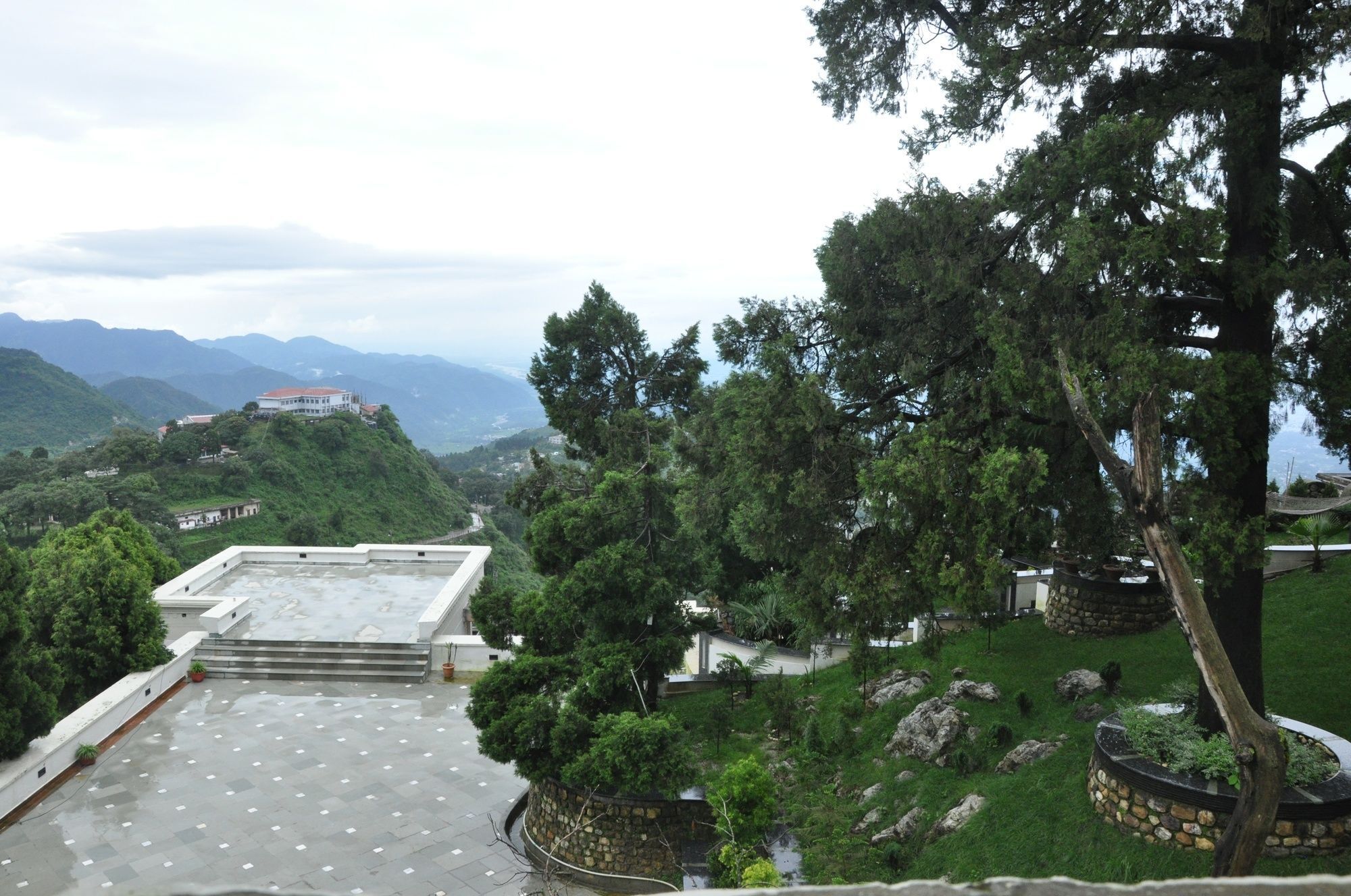 Royal Orchid Fort Resort Mussoorie Exterior photo